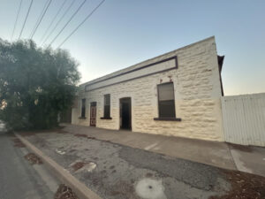 Old pub okayed for demolition
