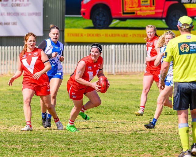Roos bounce to big dance